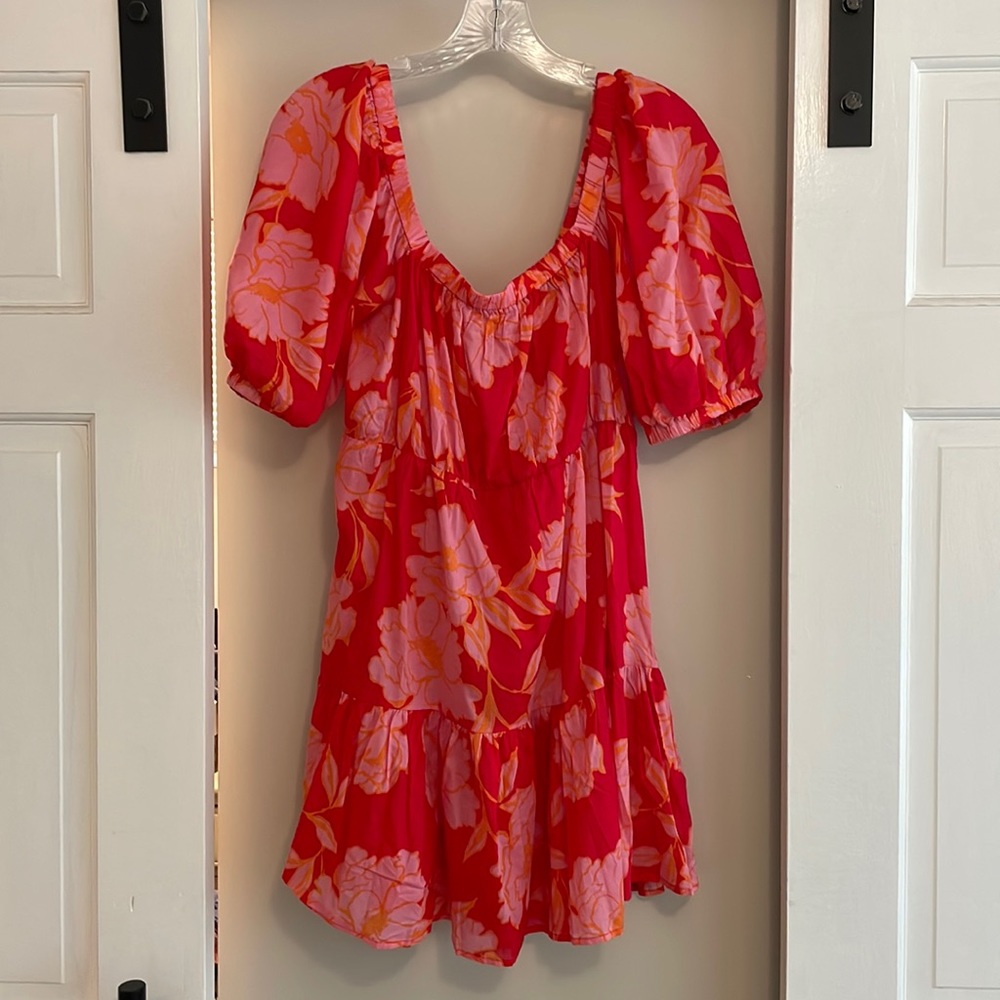 Beautiful floral puff sleeve dress